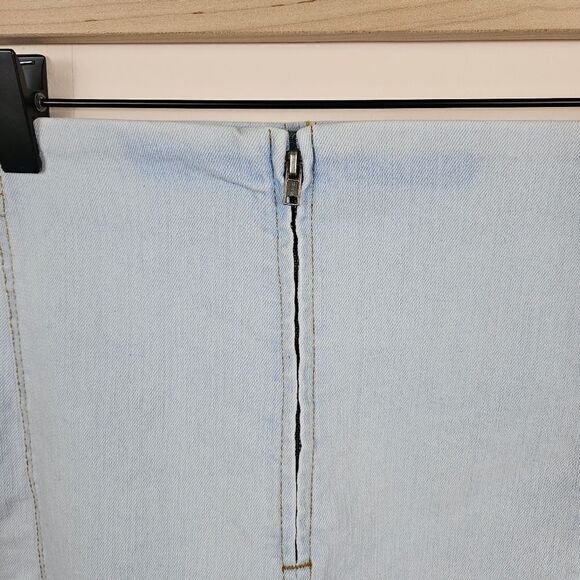 NWT No Boundaries Seamed Denim Mini Skirt. Blue 21 - Picture 9 of 13